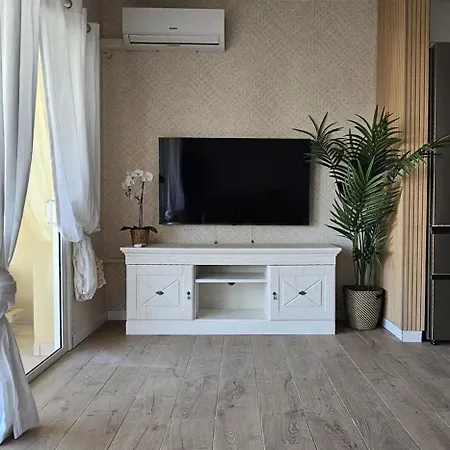 The Holes Lägenhet *