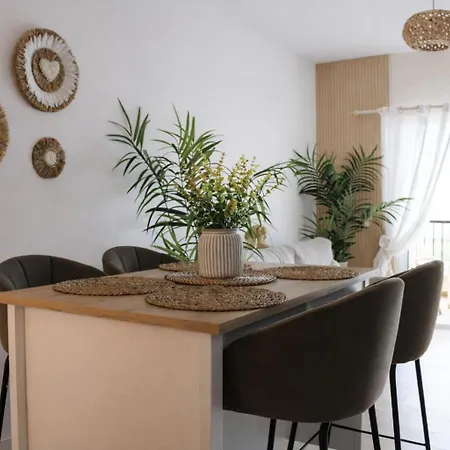 The Holes Lägenhet *